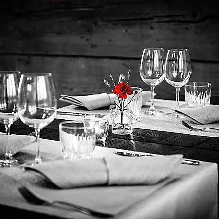 De Gamlas Hem & Restaurant 奥卢
