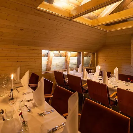 De Gamlas Hem & Restaurant 酒店 奥卢