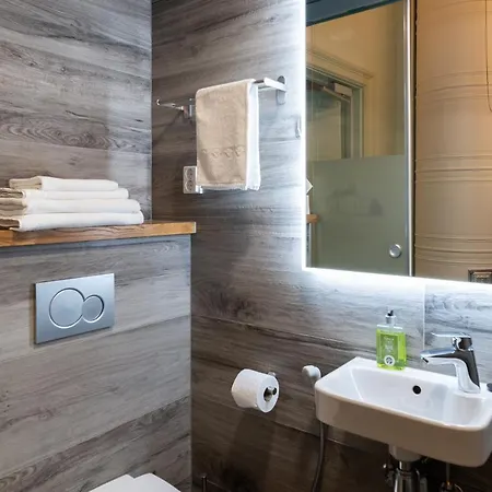 Hotel De Gamlas Hem & Restaurant Oulu