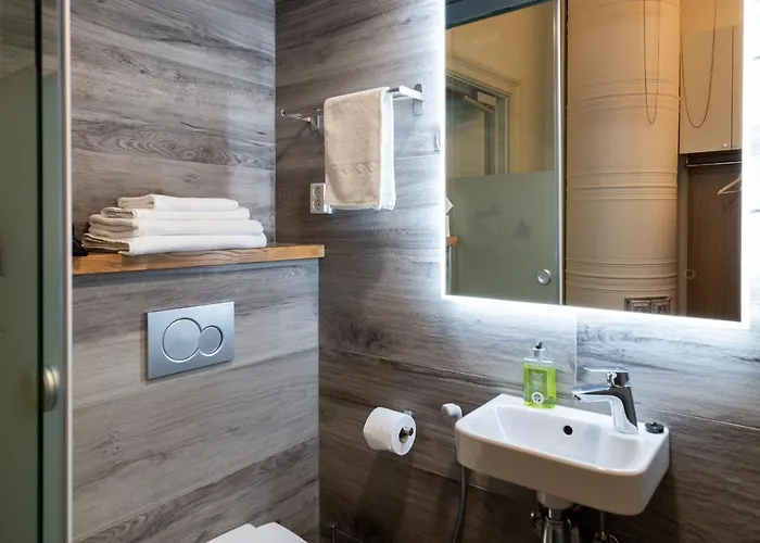 Hotel De Gamlas Hem & Restaurant Oulu